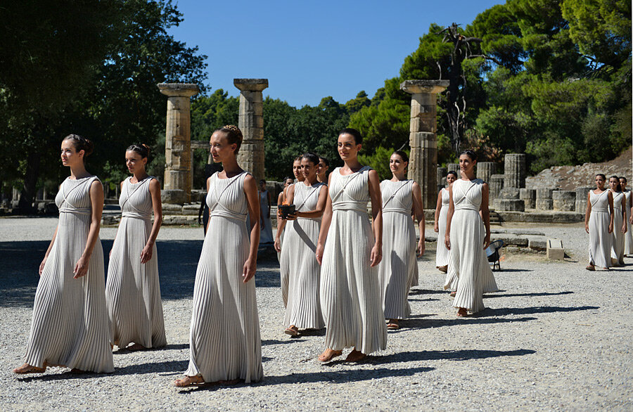 Олимпийский огонь в греции. Покажи греческую. Костюм богини олимпа 56-58. Туника греческая. Покажи греческую.