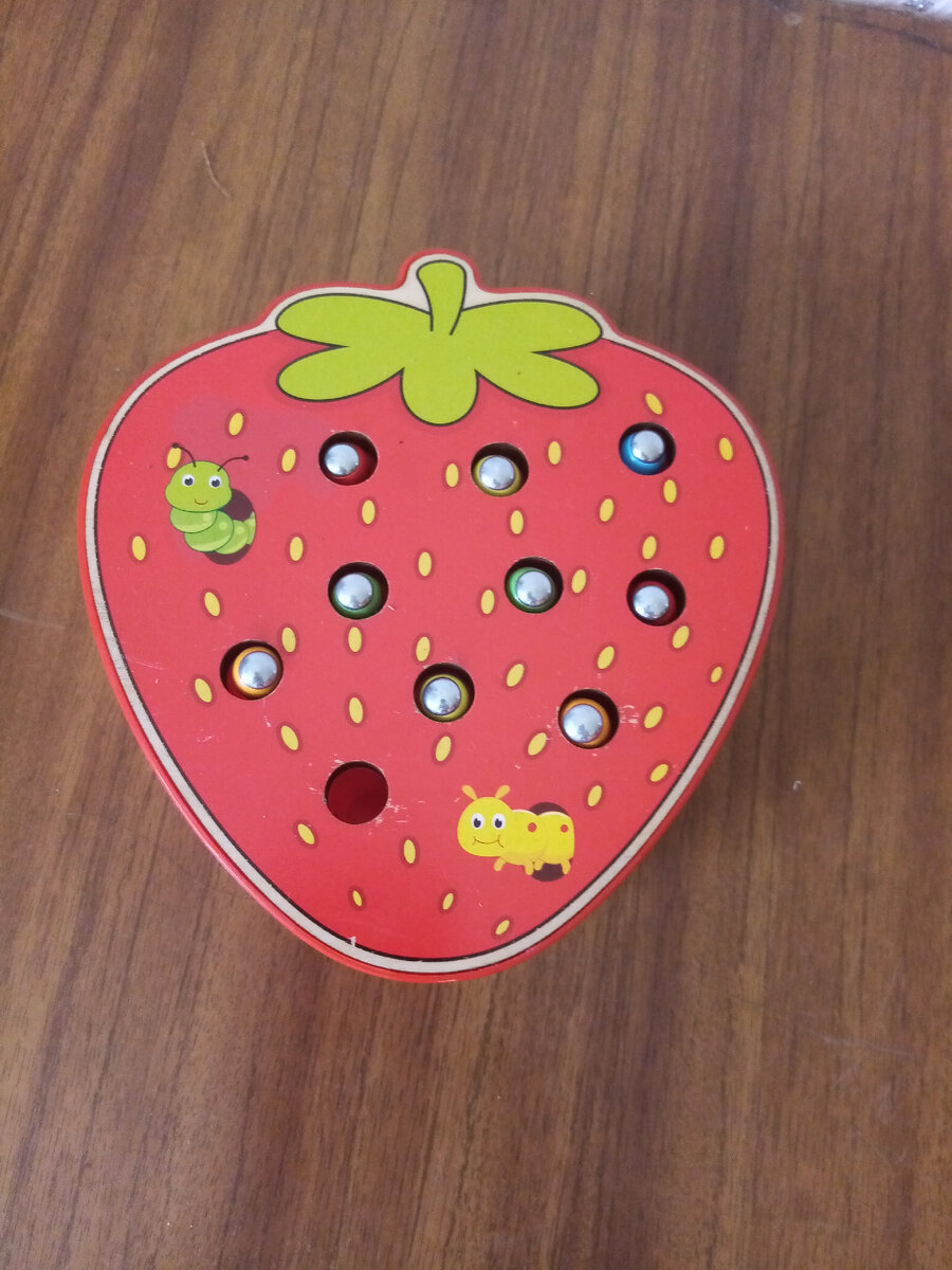 Червячки в ягоде