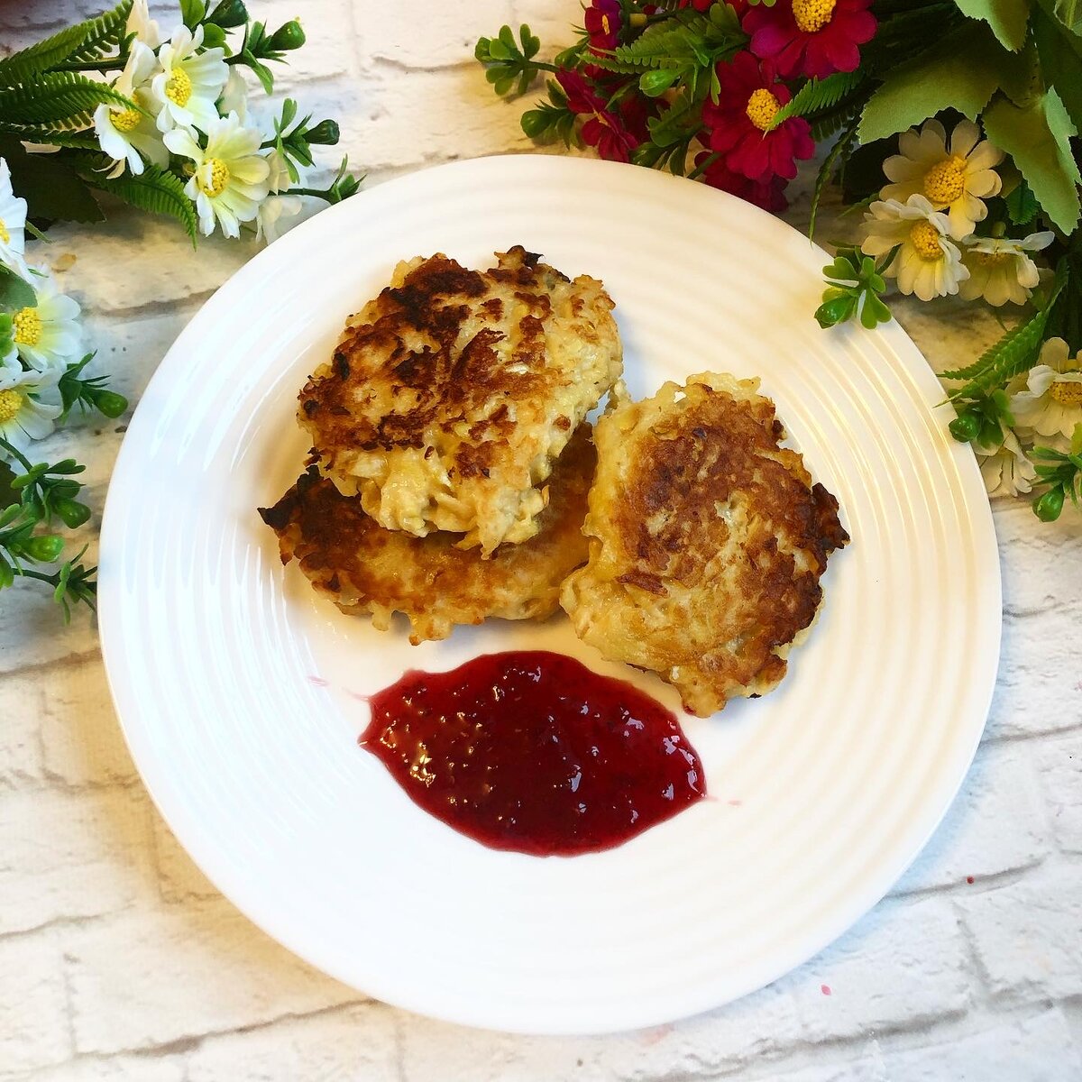 Вкуснятина! Подавайте горячими или холодными со сметаной, медом или вареньем