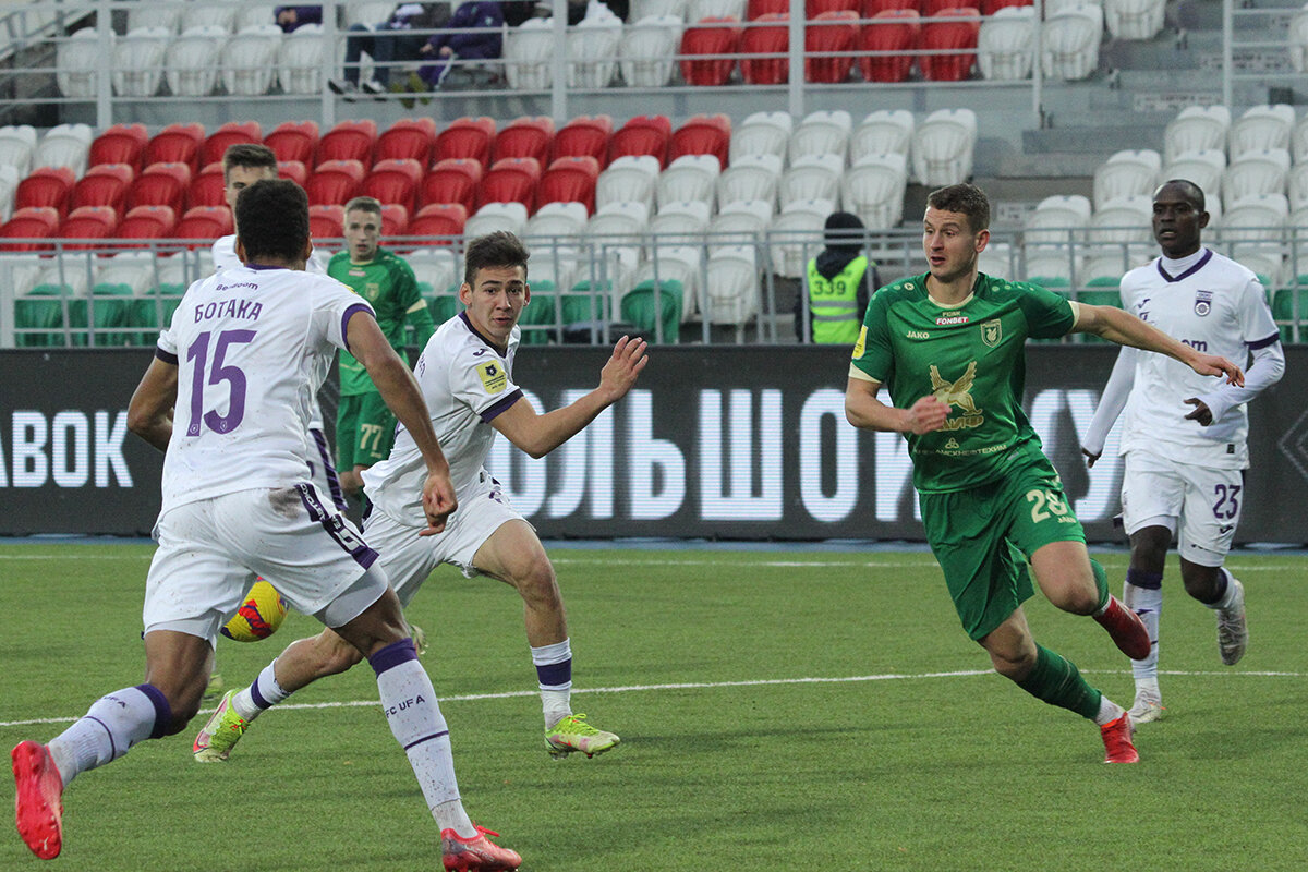 Руслан Фищенко врывается в штрафную