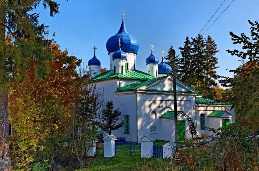 Мало мальский. Мальский Спасо-Рождественский монастырь. Мальский монастырь Церковь Рождества Христова. Рождество Христово храмы Пскова.