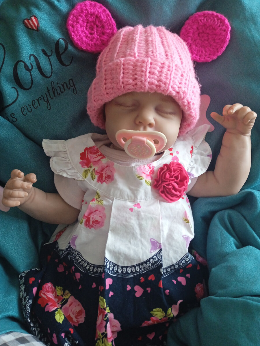 Учусь вязать, хотелось бы оценку, как получается? Какие есть ошибки? И какую лучше выбрать пряжу для детского вязания? 