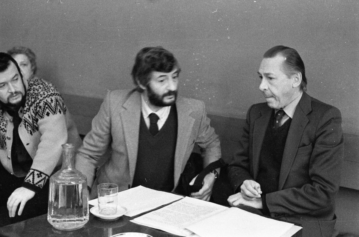 Николай Скорик, художник Валерий Левенталь и Олег Ефремов в период работы над спектаклем «Дядя Ваня». 1985 г. Фото Игоря Александрова