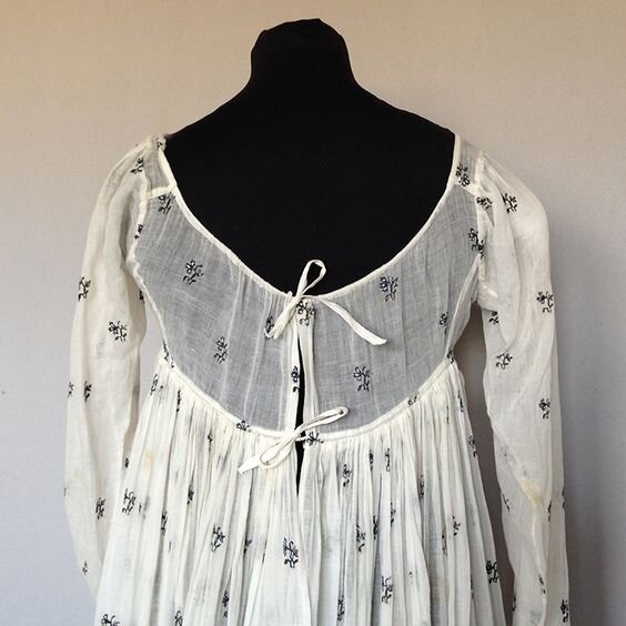 Завязки-кулиски. Листайте вправо.