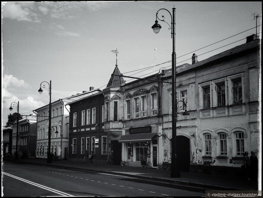 Крестовая улица является одной из самых древних улиц города, ее история насчитывает более 200 лет © Владимир Шалаев