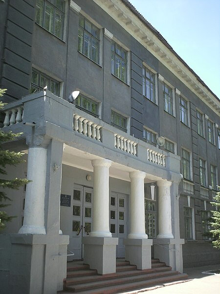    Школа № 6 Краматорска, в которой учился И. Кобзон. Фото: Commons.wikimedia.org/ Артёмка