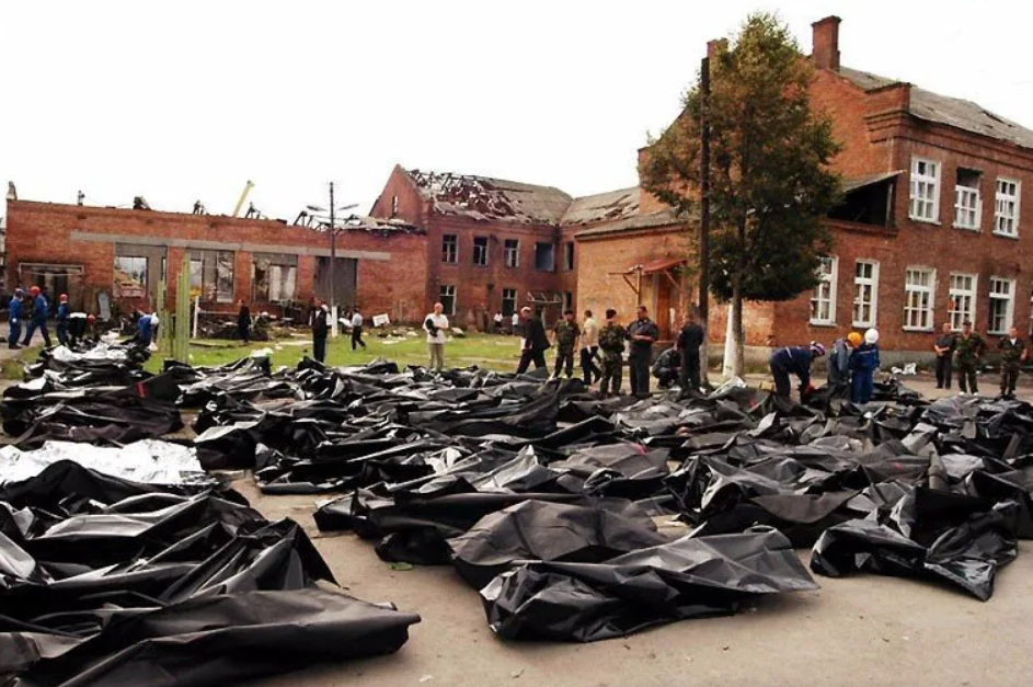 Теракт в школе беслана в каком году. Трагедия в Беслане 3 сентября 2004.