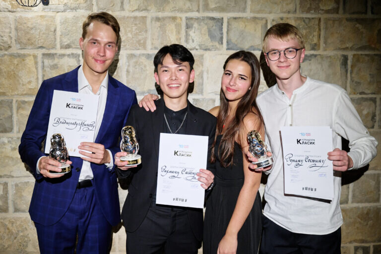    Музыкант из Оренбурга занял призовое место на фестивале Kustendorf CLASSIC в Сербии Андрей Севостьянов