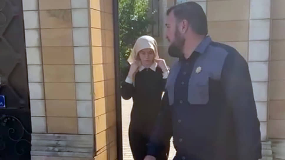 Омбудсмен Чечни опубликовал видео с увезенной из Петербурга Седой ...