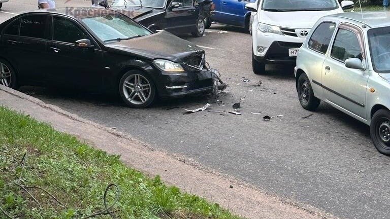 Судя по картам 2ГИС, в 18:50 6 сентября в районе аварии по направлению в Академгородок затруднено движение.