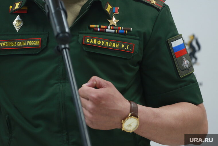    Бойцы, получившие тяжелые ранения, являются примером для поколения молодых офицеров, заявил Сайфуллин