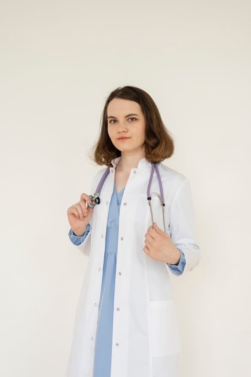 На фото слева направо: Кутуева Ирина Витальевна, участковый врач-педиатр поликлиники №2, Пономарева Елизавета Дмитриевна, участковый врач-педиатр поликлиники №2, Токарчук Елена Сергеевна, участковый врач-педиатр поликлиники №1.