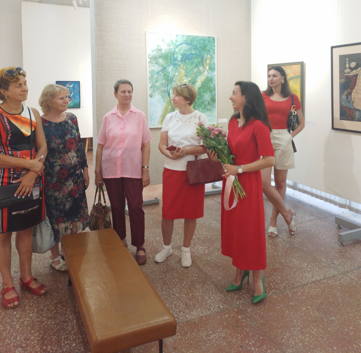    В  Туле , в зале на Красноармейском, 16 , проходит выставка Екатерины Дворкович "Однажды летом...-13