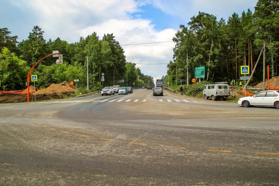 Строительство транспортной развязки на Змеиногорском тракте в Барнауле. Август 2023 года Источник: Виталий Барабаш