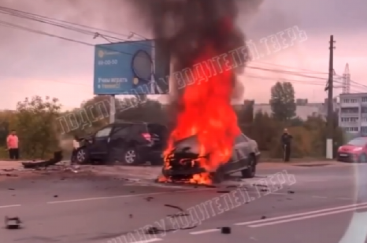    В ДТП на улице Дарвина в Твери погиб водитель загоревшегося автомобиля BMW