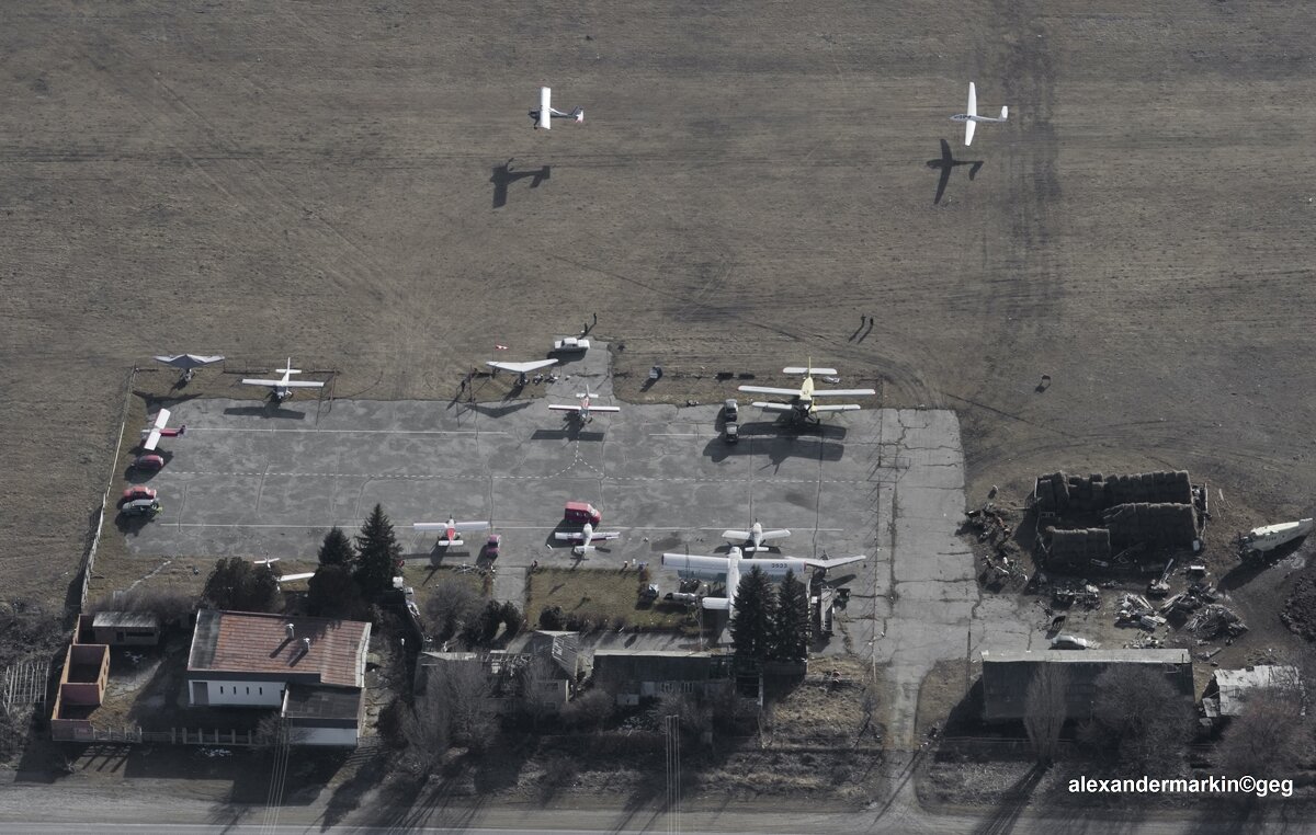 Аэропорт Кисловодск. Источник фото - Википедия.