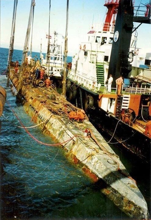 Подъем затонувшей субмарины