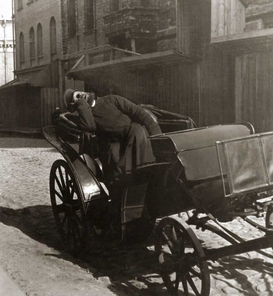 Извозчик в ожидании седока. Неизвестный автор, 1908 - 1909 год, г. Москва, Союз фотохудожников России.