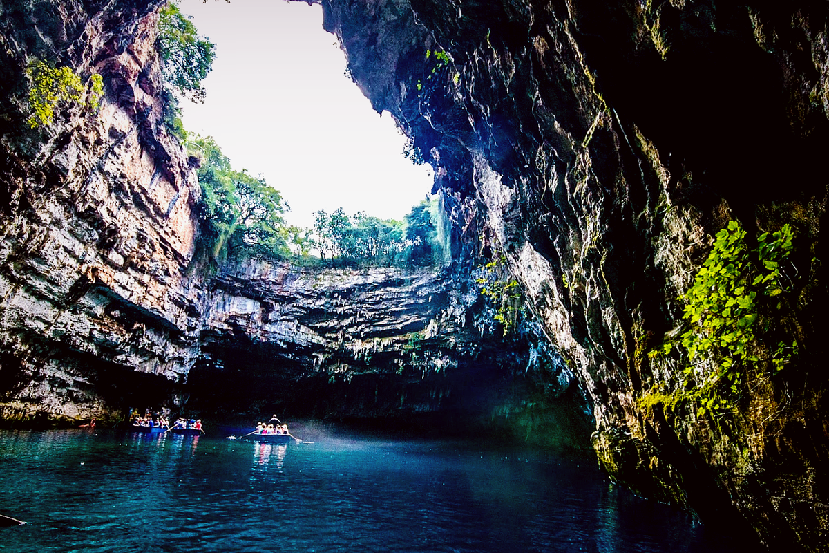 Пещера Мелиссани Греция. Фото взято из открытых источников.