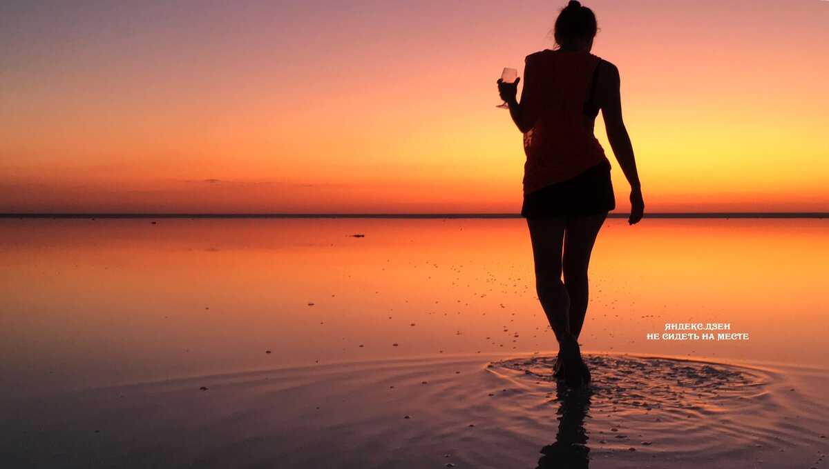 Закат на озере Эльтон