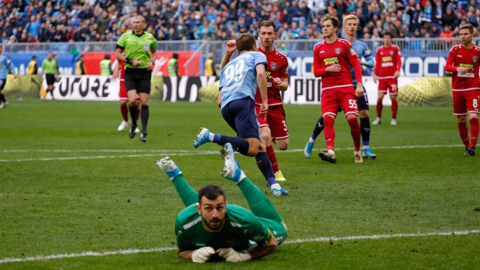 Александр Соболев реализует пенальти. Источник: http://www.kc-camapa.ru/