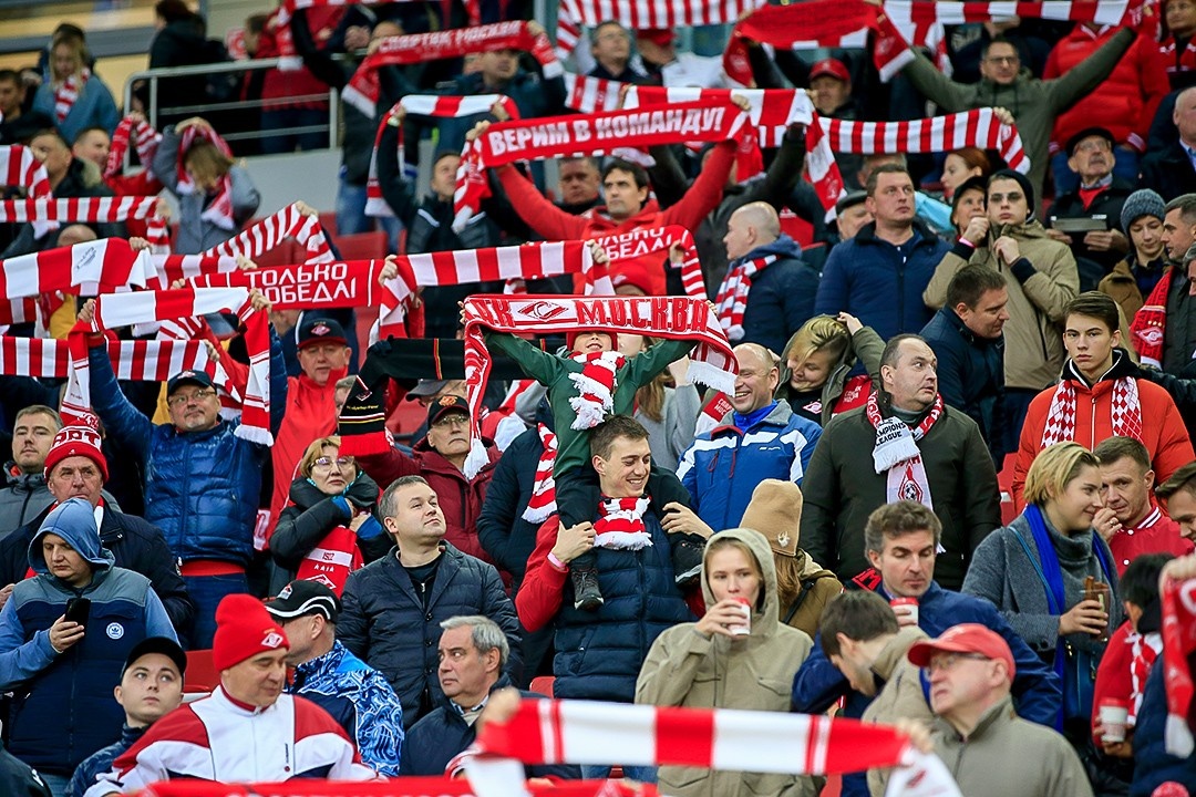 Болельщики Спартака, которые всегда с командой. Фото официального сайта ФК Спартак Москва.