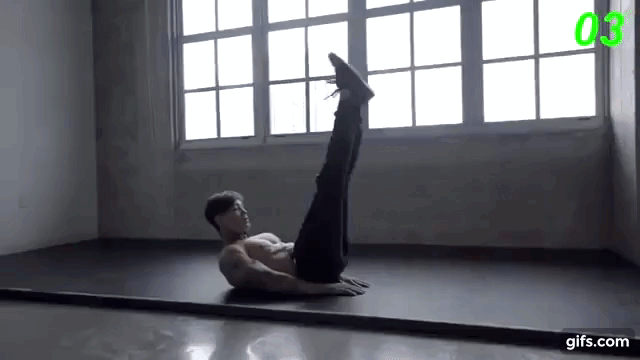 Подъемы ног лежа