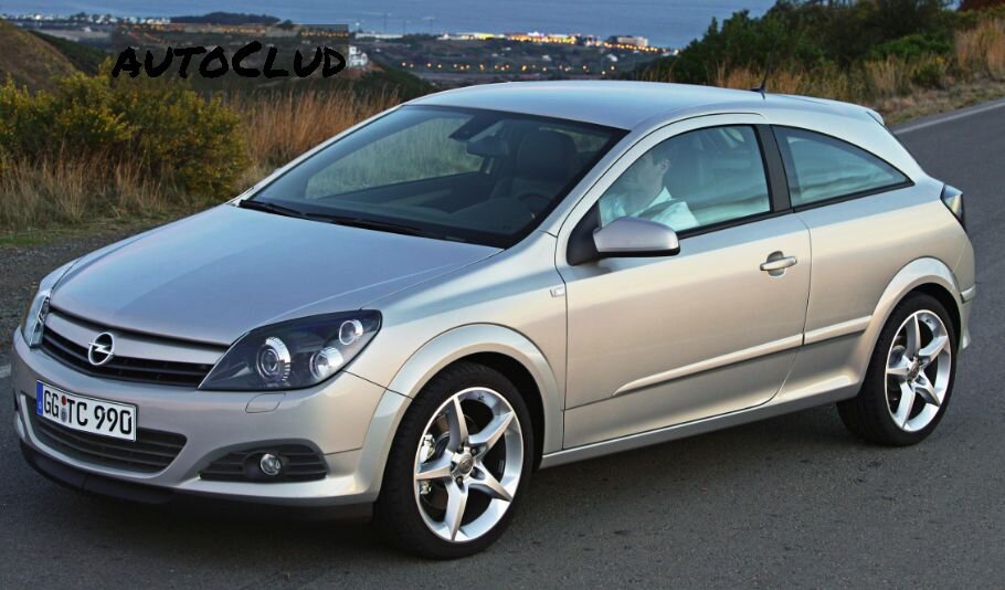 Opel Astra Sedan: The Pragmatic