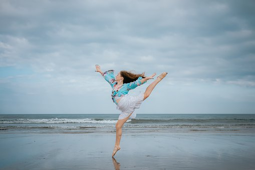 https://cdn.pixabay.com/photo/2019/05/28/05/06/potrait-4234344__340.jpg