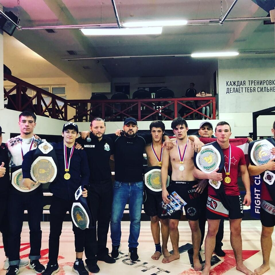 Сборная Московской Лиги панкратиона и сборная Федерации панкратиона Латвии. 