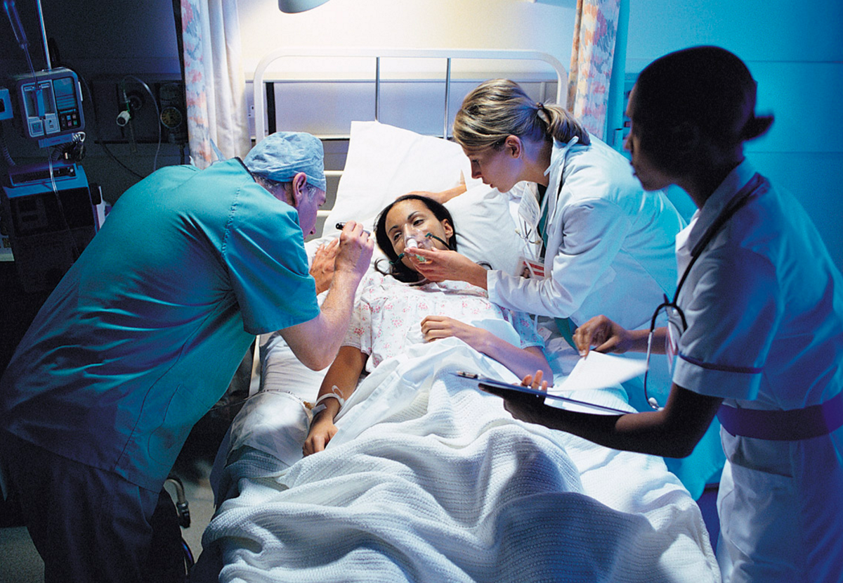 Доктор в палате. Музыкотерапия в больнице. Реально который лечат. Красивый пациент. Реально который лечат.