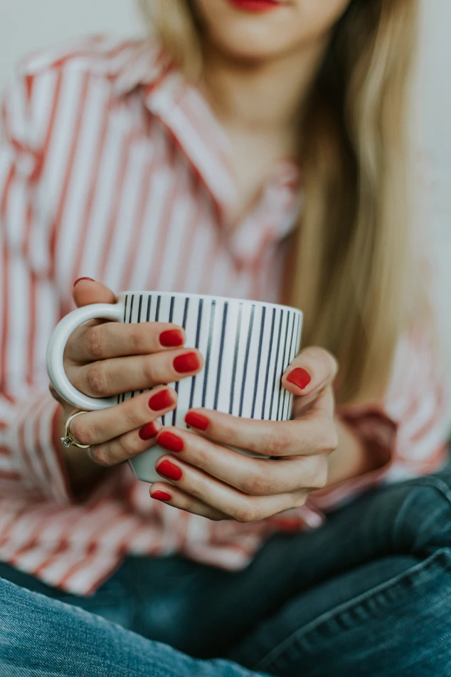 https://images.unsplash.com/photo-1528739636626-f3e4766bc00c?ixlib=rb-1.2.1&ixid=eyJhcHBfaWQiOjEyMDd9&auto=format&fit=crop&w=634&q=80