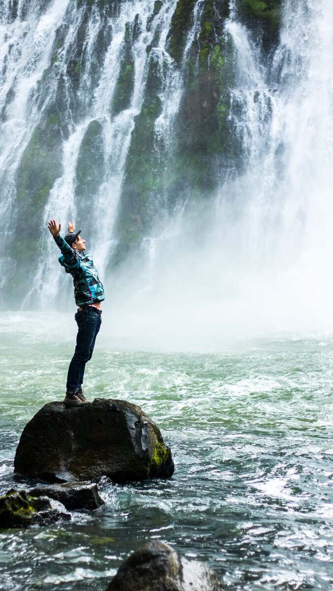 https://unsplash.com/photos/r38u2Uq1AXk