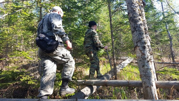   Большехехцирский заповедник весь принадлежит горам. А они всего в 20 км от центра Хабаровска. Покрыты реликтовой тайгой и вытянуты на 35 км.-2