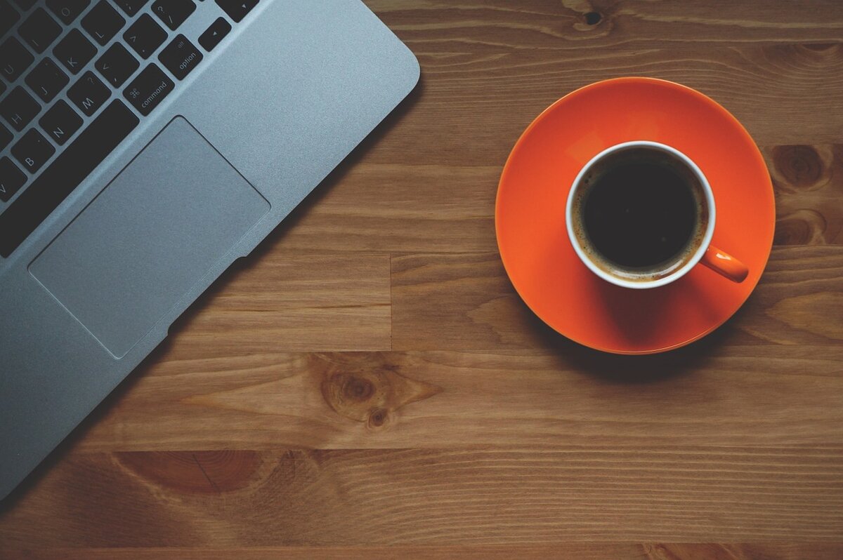 https://cdn.pixabay.com/photo/2016/03/26/13/09/cup-of-coffee-1280537_1280.jpg