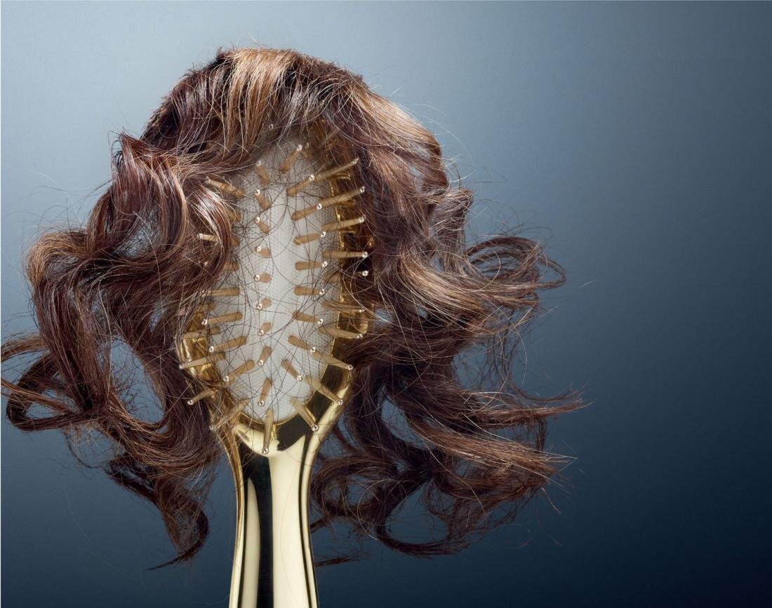 Сильное выпадение волос может быть признаком серьезных заболеваний
