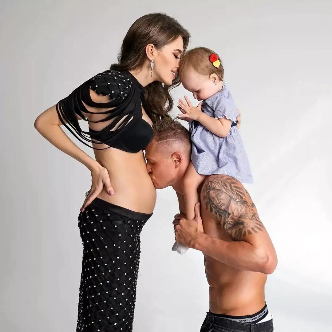 "На фотографиях все хорошо...". Дмитрий Тарасов, Анастасия Костенко и дочь Милана 