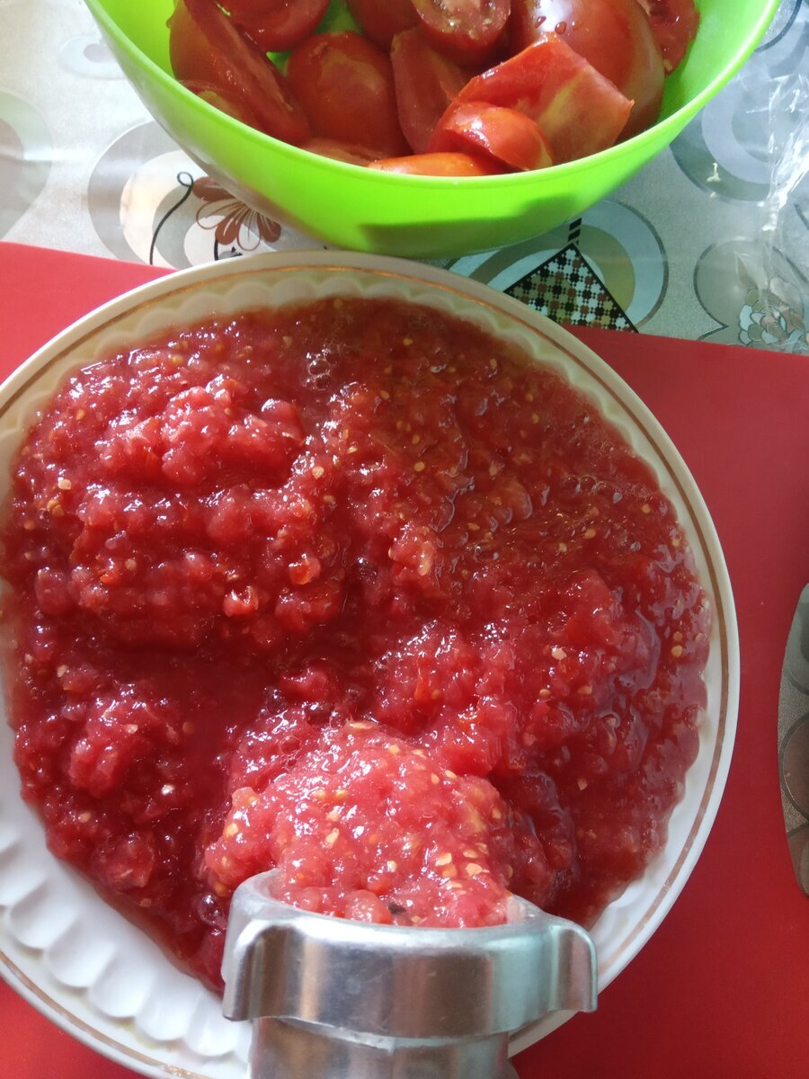 томаты перекрученные.