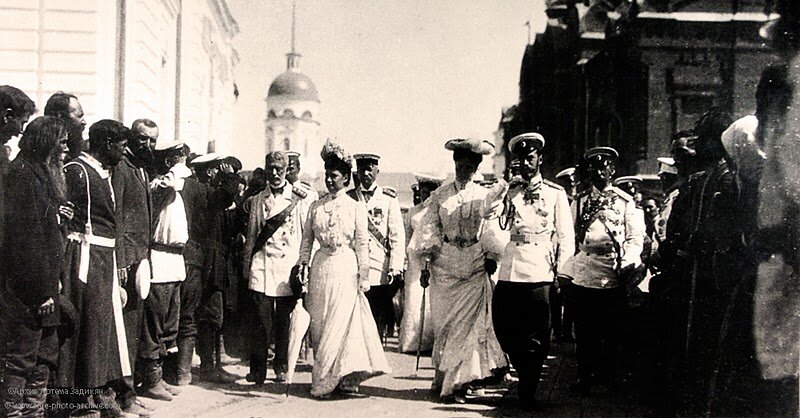 Интересуюсь историей и мистикой !