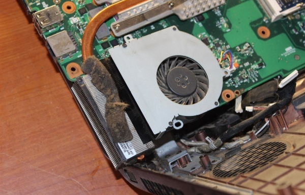 Забитая система охлаждения ноутбука