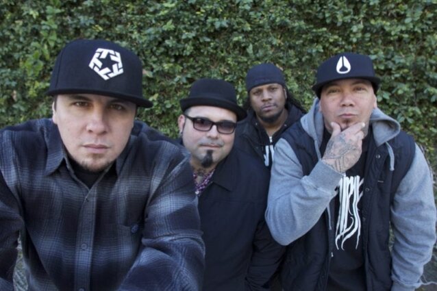 Участники P.O.D.