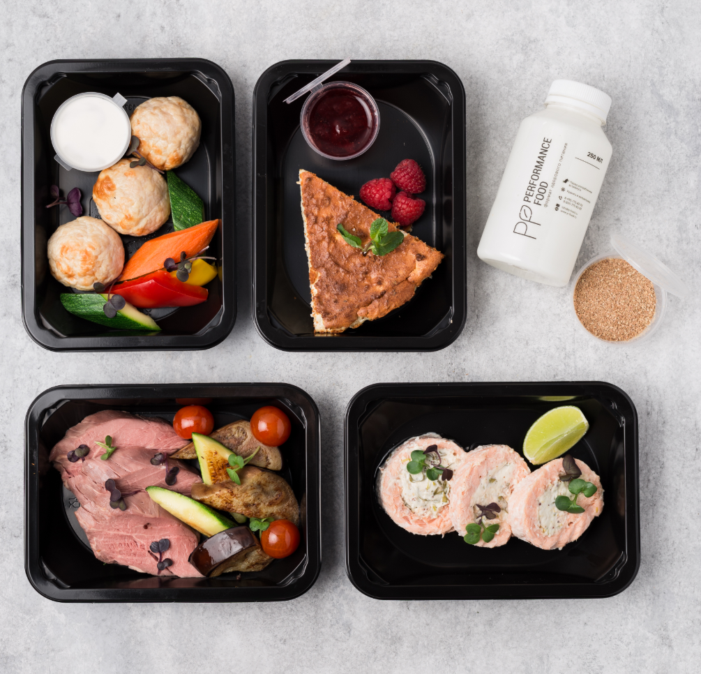 Перфоманс фуд. Контейнер для еды сверху. Готовые блюда в контейнерах. Перформанс фоод. Перформанс фуд.