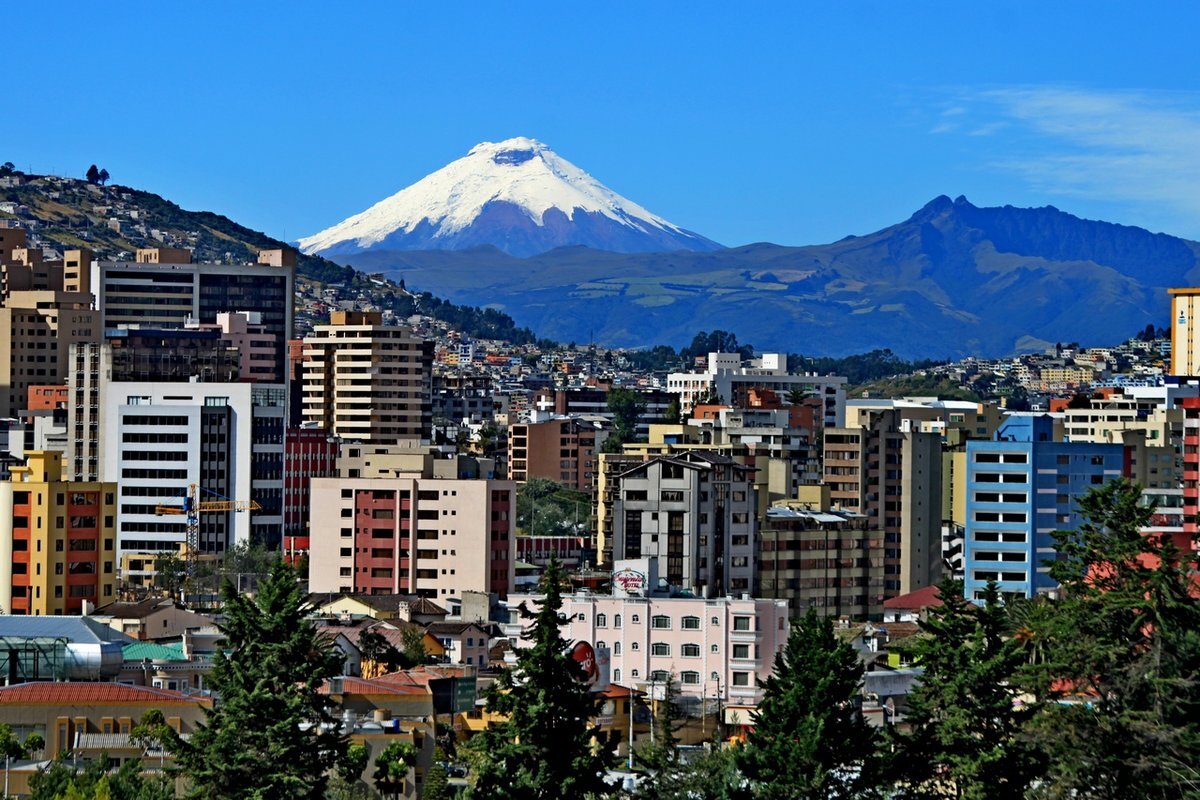 Эквадор фото. Кито Эквадор. Кито город столица Эквадора. Кито Южная Америка. Quito город в Эквадоре.