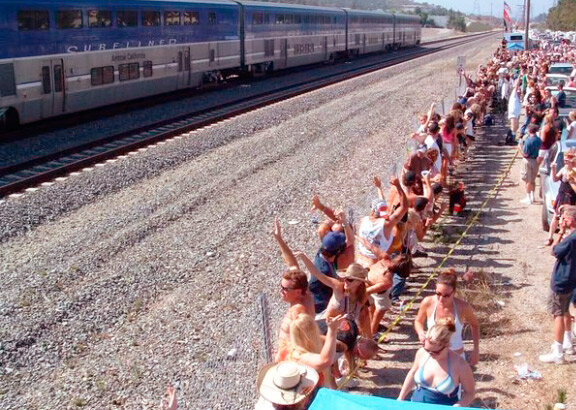 Праздник голых задниц США штат Калифорния.