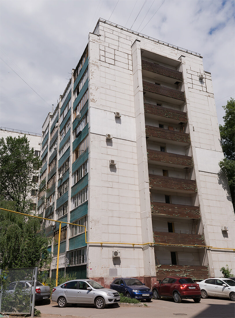 Фото собственного авторства. Именно в этом доме живёт наш  самарский Алексей.
