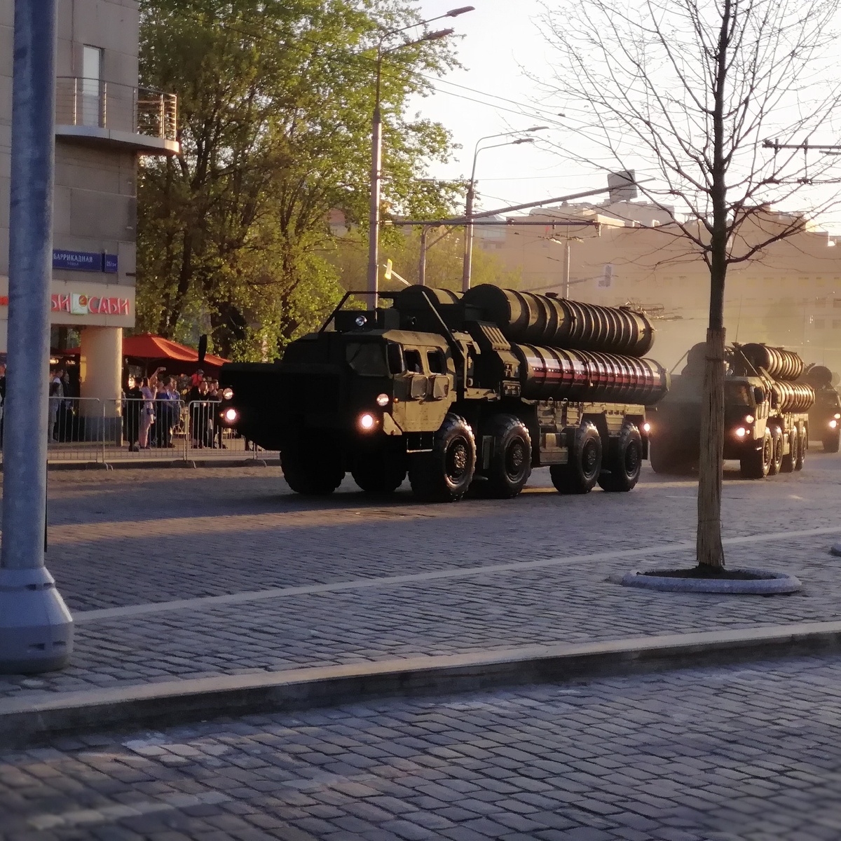 Москва, май 2019. Красная Пресня. ул. Баррикадная