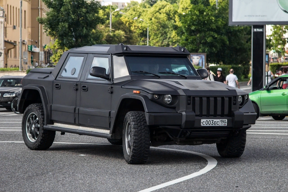 Бронированный монстр, самый безопастный автомобиль на планете! Комбат T98 –  1,5 миллиона долларов | Ч/Б Енот | Дзен