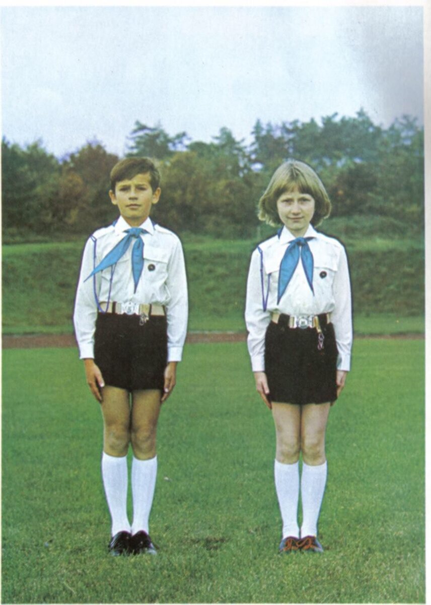 Советские мальчики в шортах