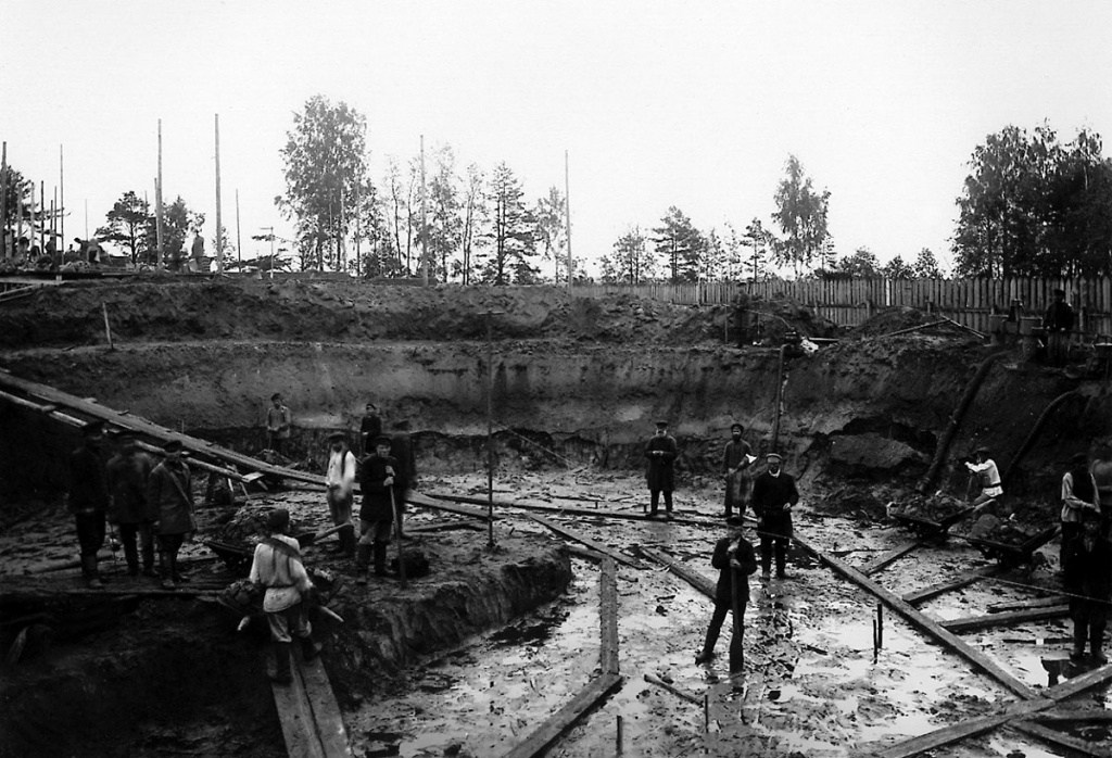 Закладка одного из зданий института. 1900-е. Фото с сайта https://www.spbstu.ru/