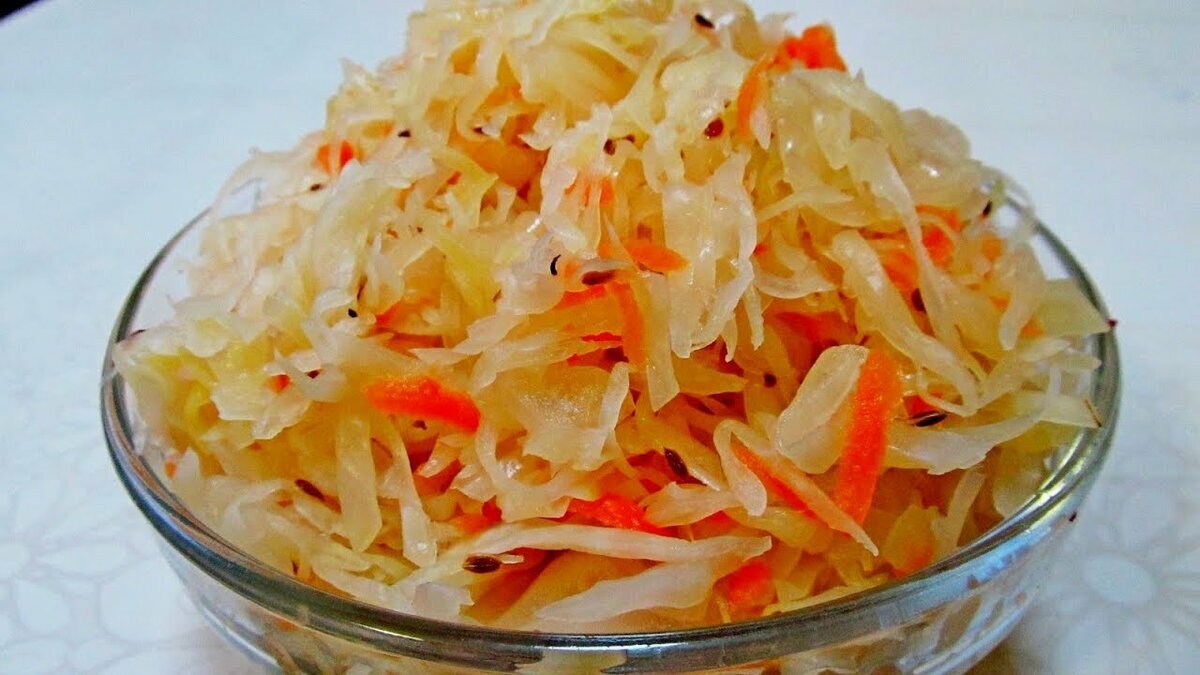 квашенная капуста очень полезна,особенно у кого гастрит.